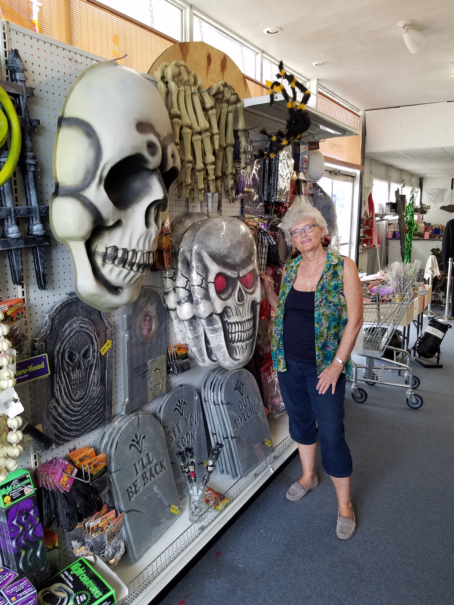 Halloween stores, Party Station