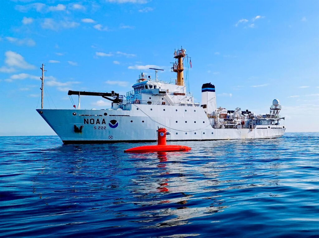 NOAA Ship Thomas Jefferson and DriX uncrewed maritime system_Photo NOAA